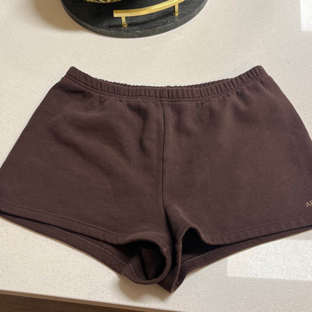 Aritzia Cozy Sweatfleece Perfect Hi-Rise Mini Short - Picture 3 of 6